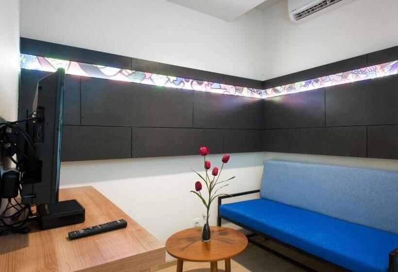 Номер Стандарт, Maxonehotels At Dharmahusada   Surabaya