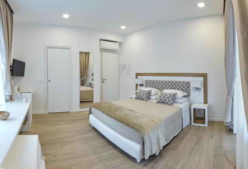 اتاق لوکس با بالکن, Dea Guest House