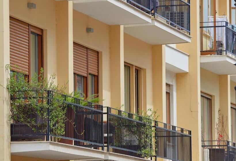 اتاق لوکس با بالکن, Dea Guest House
