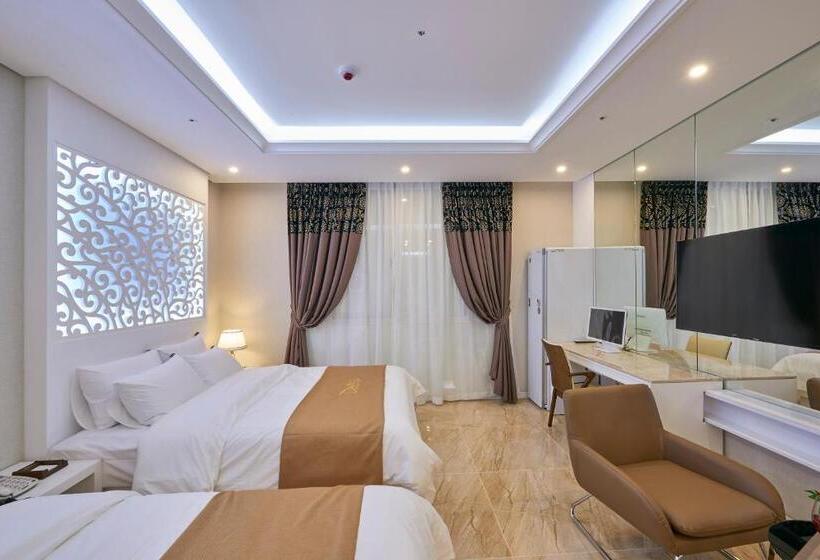 اتاق لوکس, Dubai