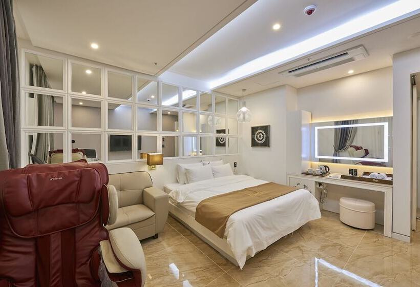 小型套房, Dubai