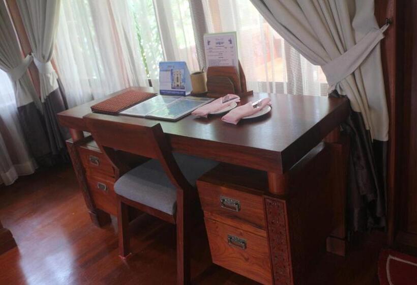 بانگلوی لوکس, Try Palace Resort Kep