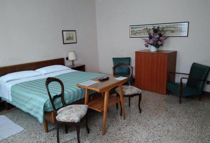 Standaard Driepersoonskamer, Albergo Al Gobbo
