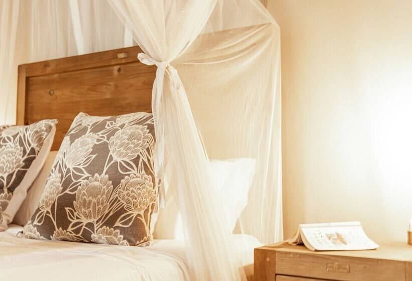 샬레, Baluleni Safari Lodge