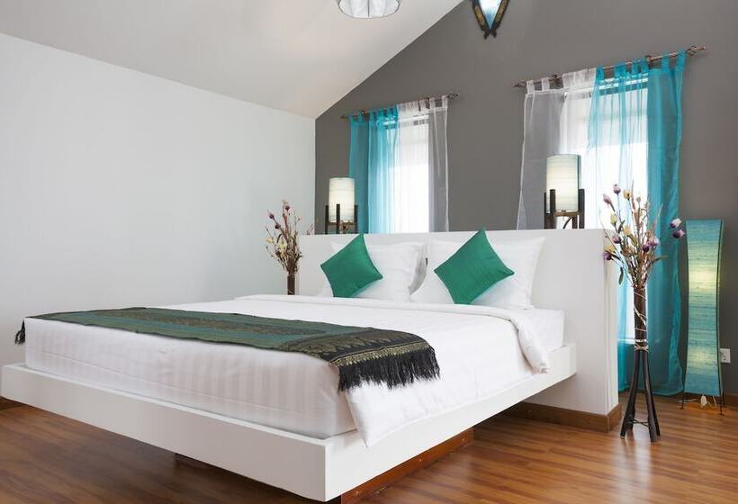 Люкс Повышенной Комфортности, Paris Angkor Boutique