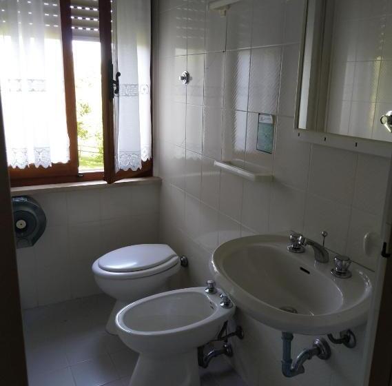 اتاق اکونومی, Country House Una