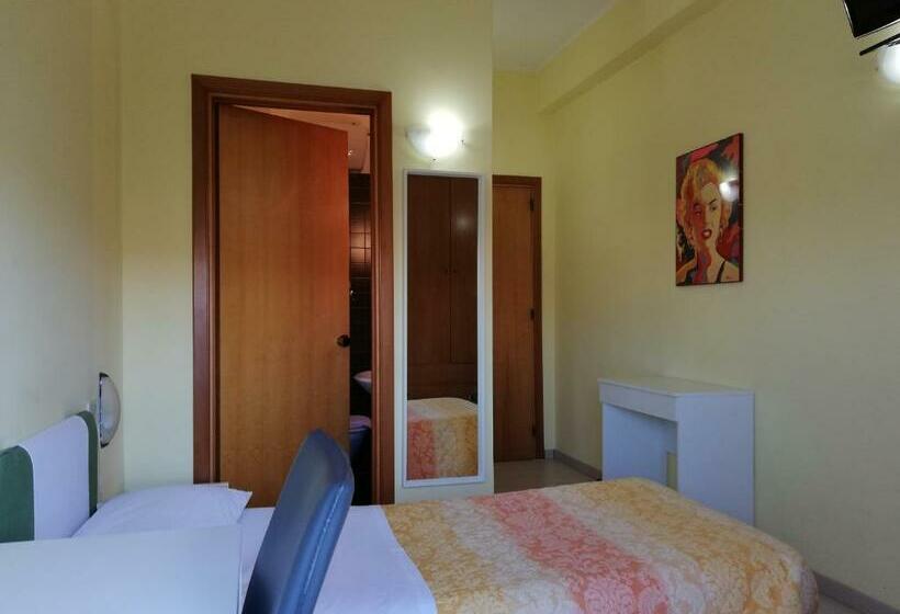 اتاق استاندارد یک نفره, Albergo Roma
