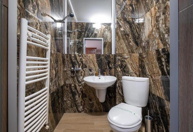 סוויטה עם מרפסת, Complex Katalina