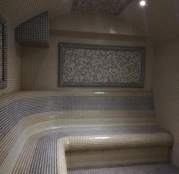 Номер Стандарт, Heat Complex Family