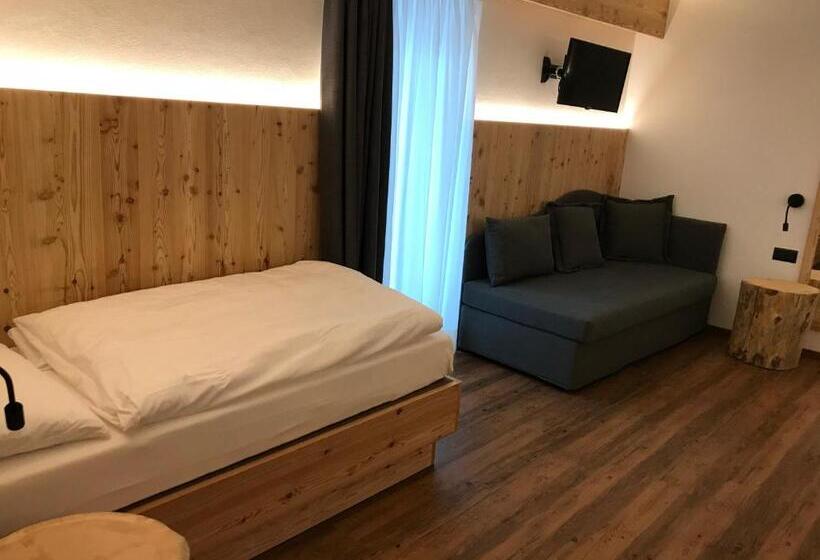 اتاق سوپریور سه تخته, Piedibosco