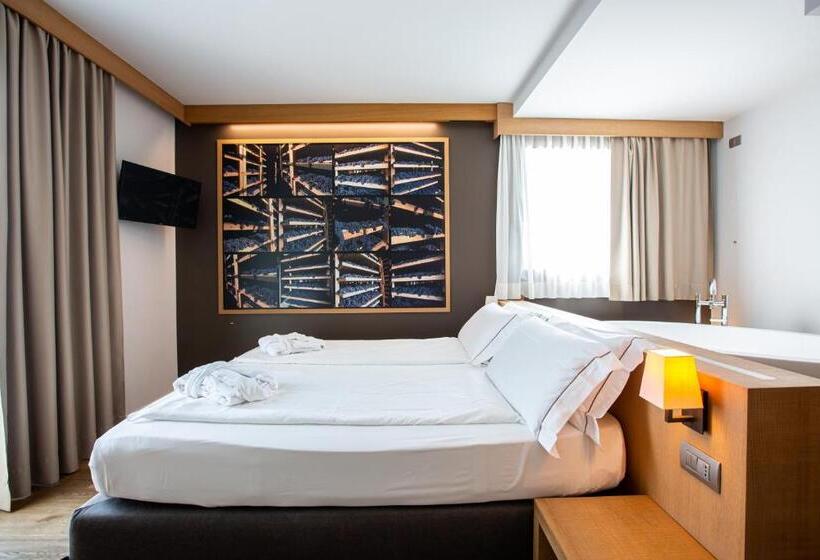 Полулюкс, Wine Hotel Retici Balzi