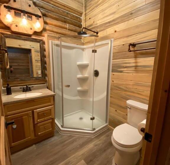 Номер Стандарт, Alaska Knotty Pine B&b