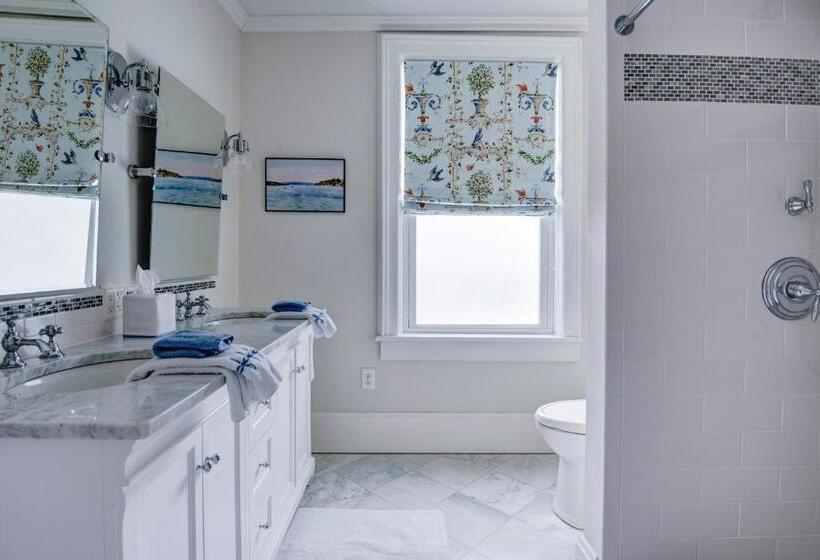 スーペリアースイート, 34 State Historic Luxury Suites Skaneateles