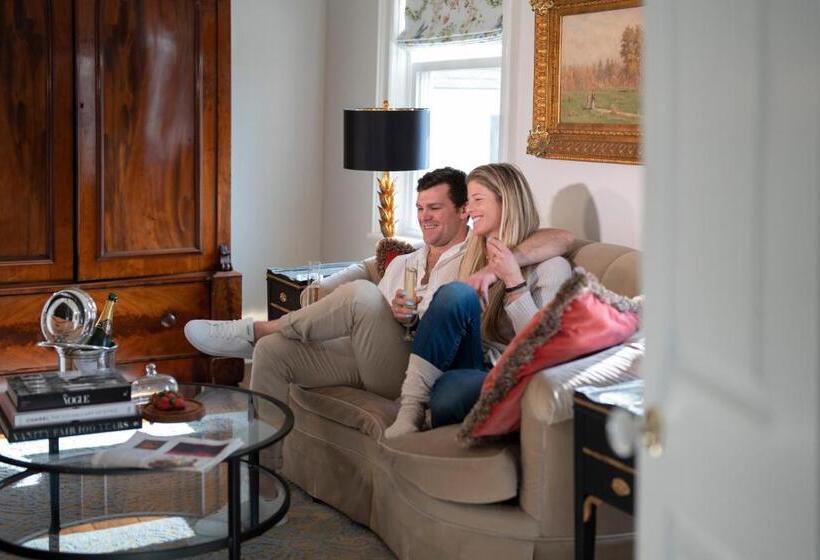 スーペリアースイート, 34 State Historic Luxury Suites Skaneateles