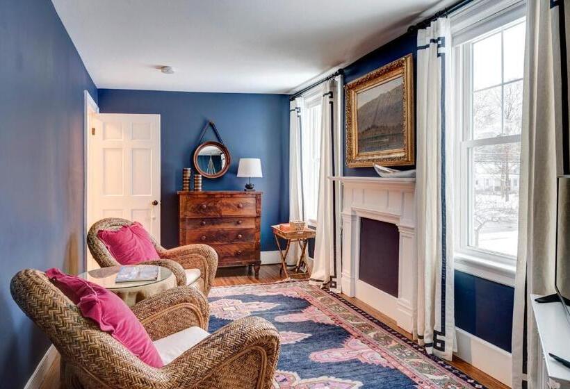 ガーデンビュースイート, 34 State Historic Luxury Suites Skaneateles