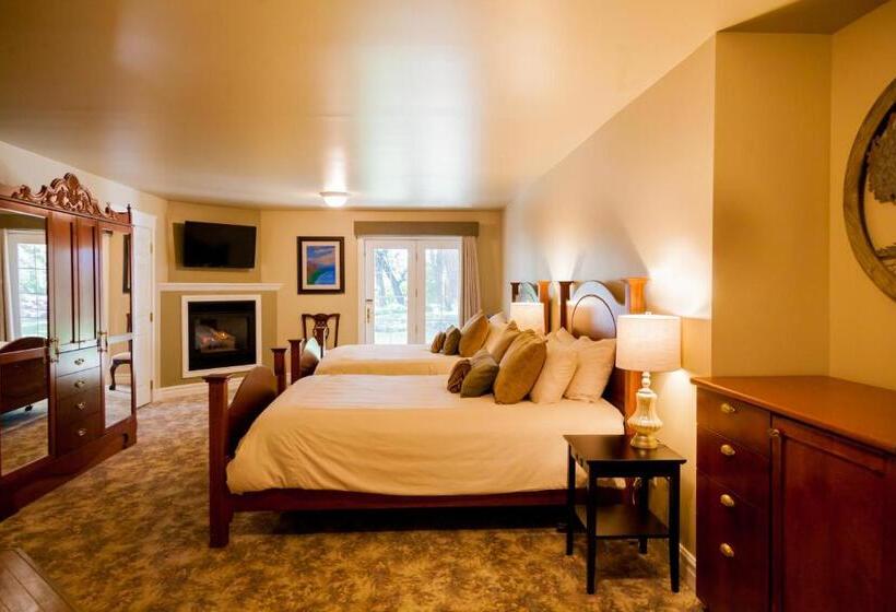 Номер Deluxe, The Oakwood Inn
