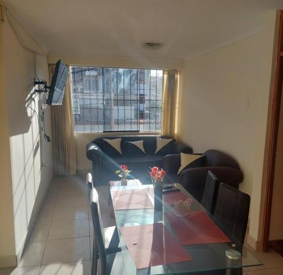 2 Szobás Apartman, Kenedy