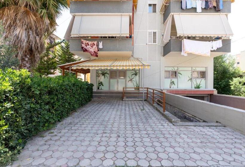 اتاق لوکس سه تخته, Apartment Ad Berat
