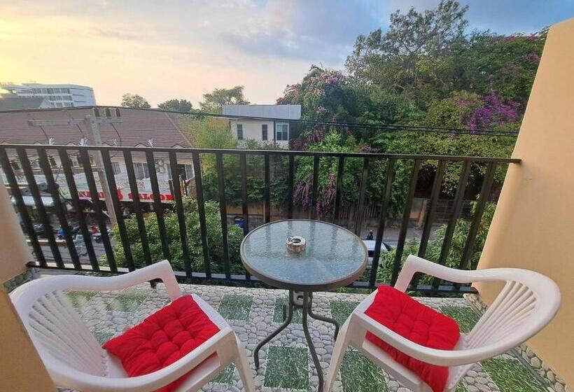 스탠다드 발코니 스튜디오, Patamnak Beach Guesthouse