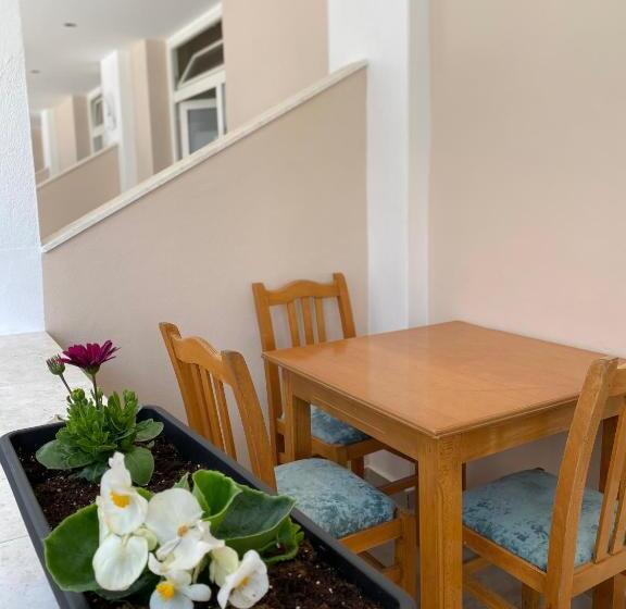 스탠다드 트리플 발코니 룸, Troy Aparthotel Durres