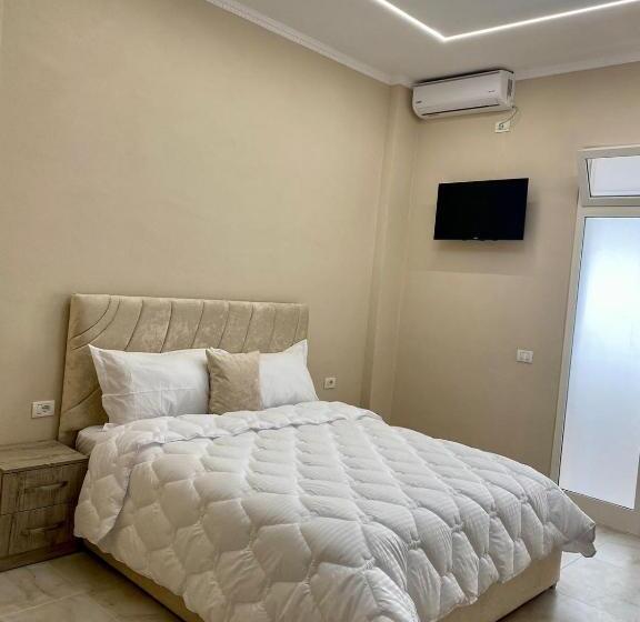 발코니가 있는 4인용 스탠다드 룸, Troy Aparthotel Durres