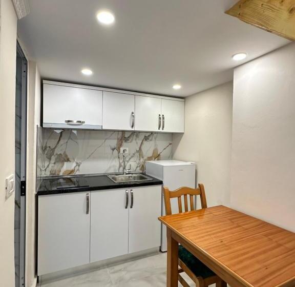 스탠다드 트리플 발코니 룸, Troy Aparthotel Durres