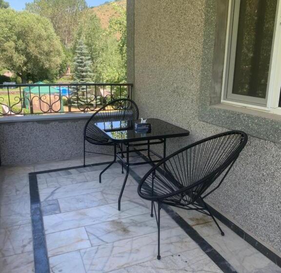Семейный Номер, Golden Gate Resort
