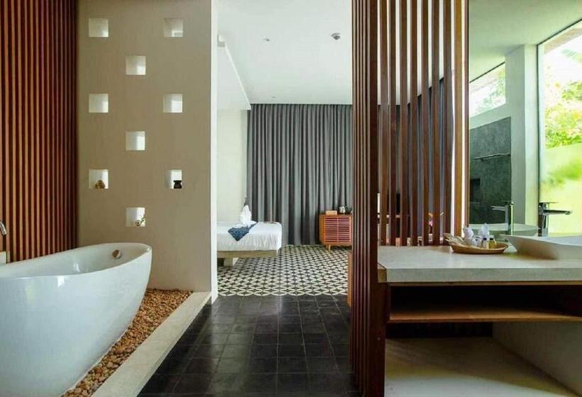 带花园景观和一个卧室的别墅, New Centro Pool Villa