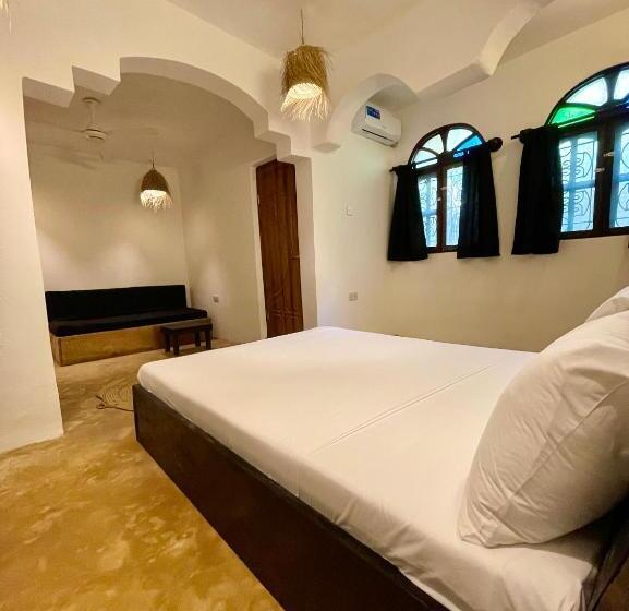 Люкс Deluxe Кровать Кинг, The Seles Boutique