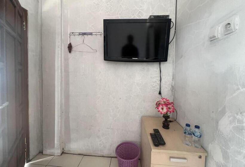 Номер Стандарт, Reddoorz Syariah At Jalan Dieng 4
