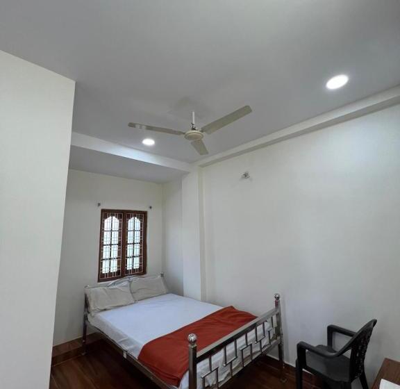 اتاق استاندارد, Sri Vishweshwara Lodging
