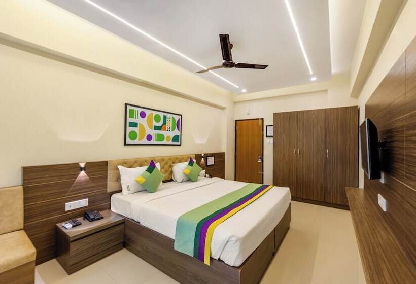 Номер Deluxe, Treebo Sky City Grand