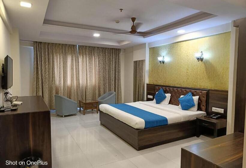 Номер Deluxe с Балконом, Shivam Residency