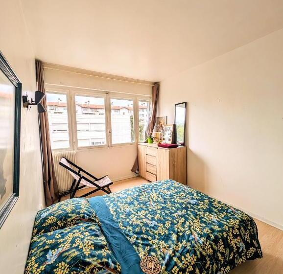 Номер Стандарт, Chambres D Hôte Anglet