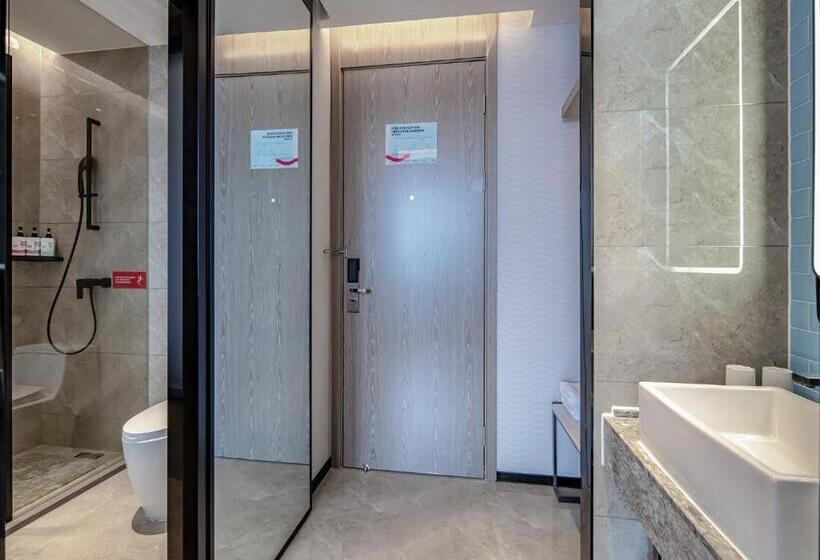 Номер Стандарт Трехместный, Echarm Hotel Hechi Bama Branch