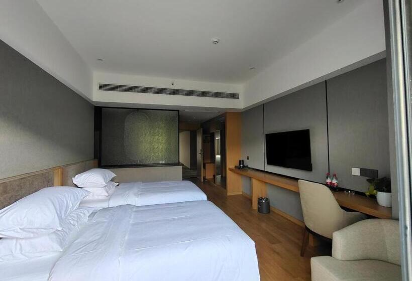 Семейный Номер, Country Inn & Suite By Radisson, Xichang Qionghai Wetland Park
