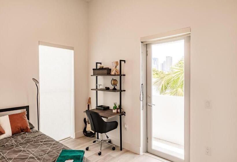 מיטה בחדר משותף, Aerie Apartments