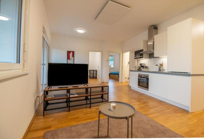 Апартаменты 2 Спальни с Балконом, Shome Apartments Graz Ost   Self Check In & Free Parking