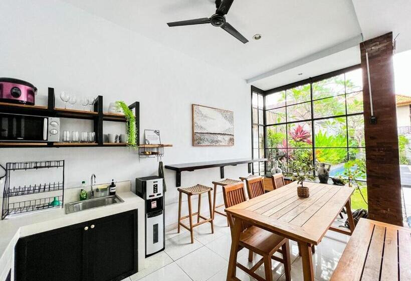 اتاق لوکس, Island Boy Guesthouse A Prime Location In Canggu