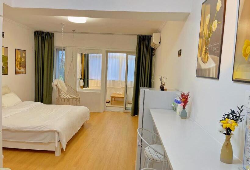 Номер Deluxe с Балконом, Mermaid S Secret Bontique Homestay