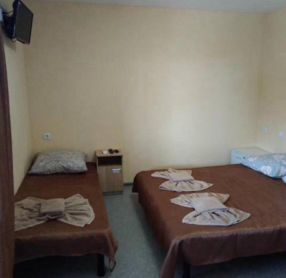 Номер Стандарт Трехместный, Mini Gostinitsa Hostel