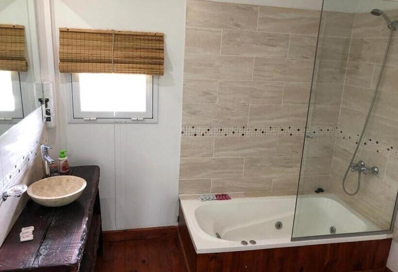 Четырехместный номер Премиум, La Delfina Island Resort