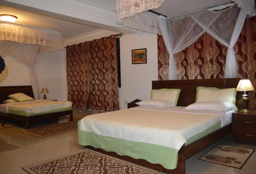 Family Room, Reinah Tourist
