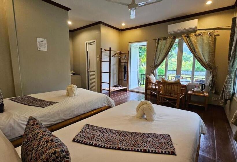 Бунгало Стандарт с Балконом, Bearlin Bungalow