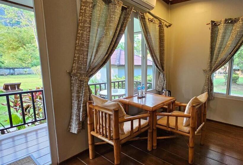 Бунгало Стандарт с Балконом, Bearlin Bungalow