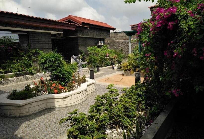 سوییت سوپریور, Hôtel Des Jardins