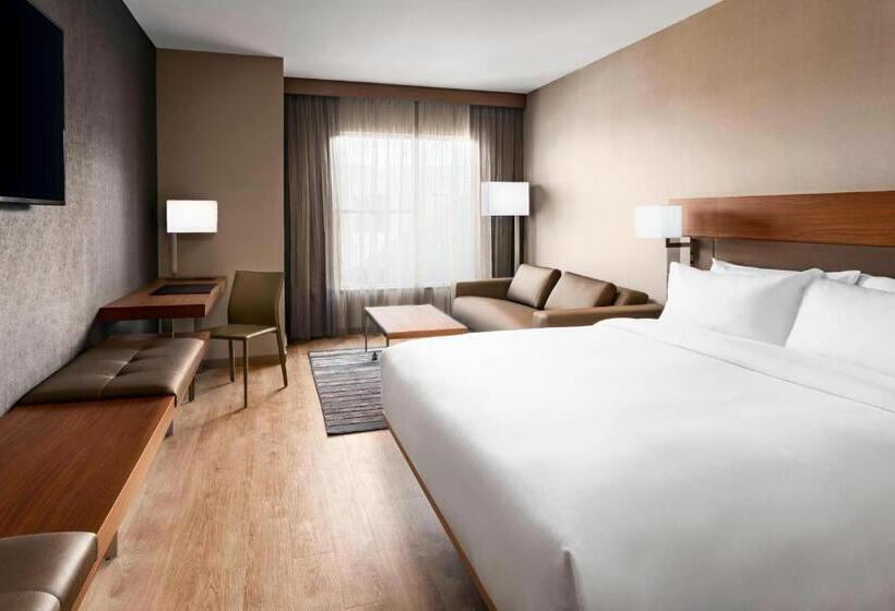 장애인을 위한 킹사이즈 침대 스탠다드 룸, Ac Hotel By Marriott Chapel Hill Downtown