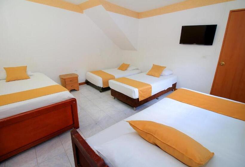 اتاق استاندارد سه نفره, La Casa Amarela