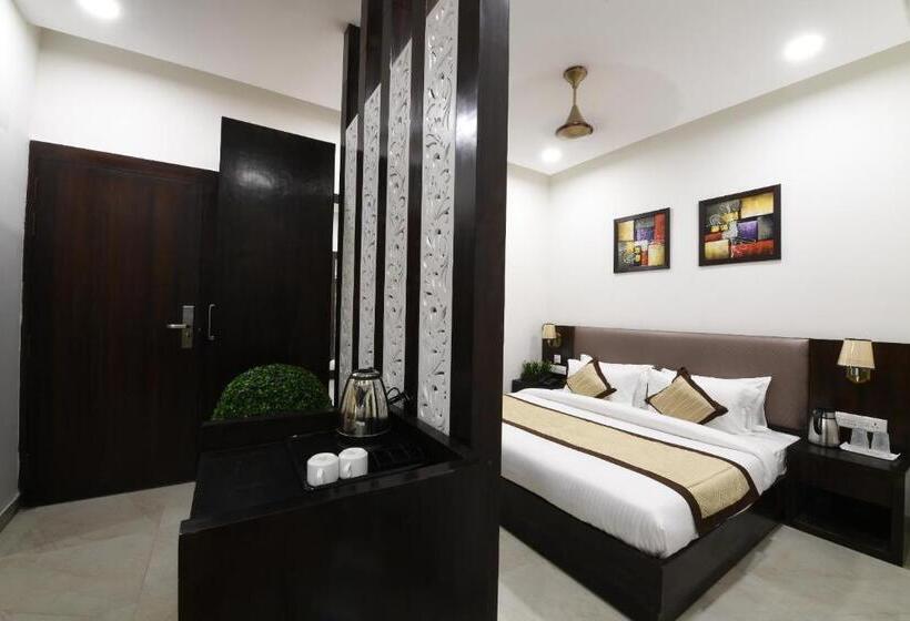 带大床的标准间, Madhav Muskan Residency