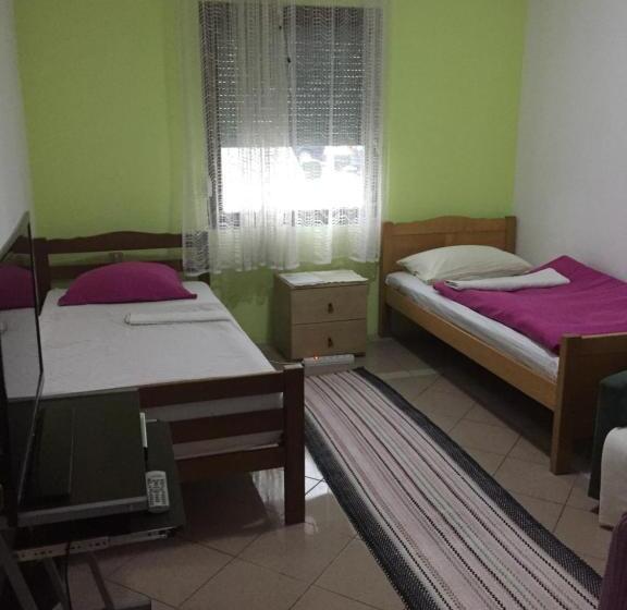 Номер Стандарт, Hostel Lega House